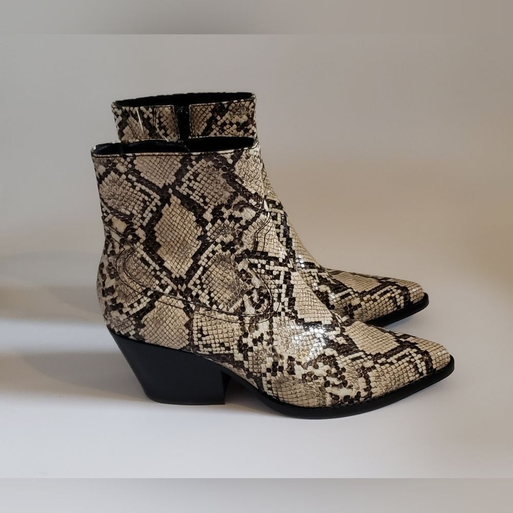 Jeffrey Campbell Kelam Women's Snake Print Boot Size 8